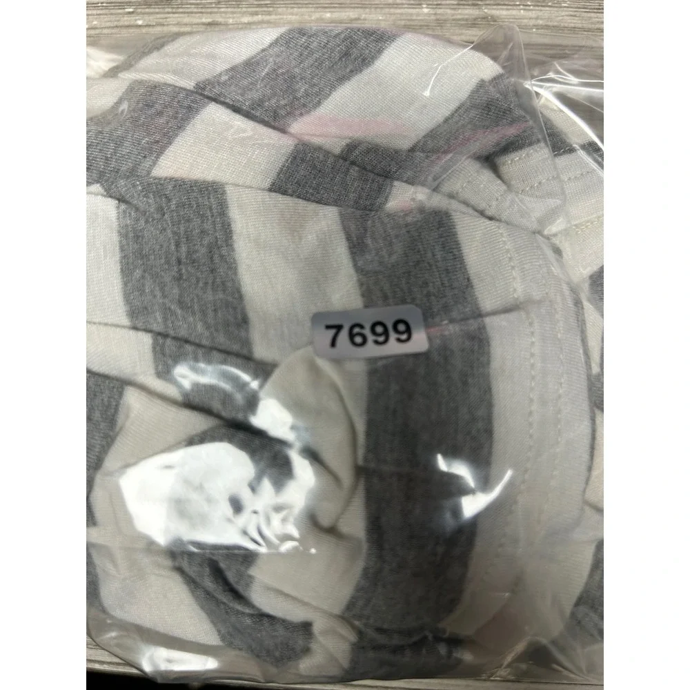 Maternity Milk Snob Womens OS Grey Striped Multi-Use Nursing Car Seat‎ Cover